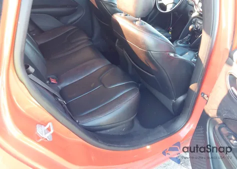 2015 Dodge Dart Gt z USA, uszkodzony, nr VIN 1C3CDFEB1FD276725